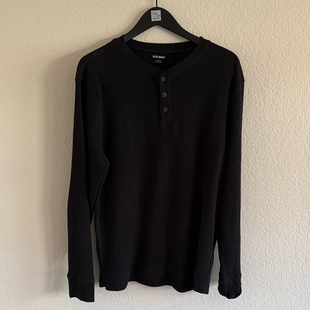 Old Navy Men's Black Waffle-Knit Long Sleeve Henley